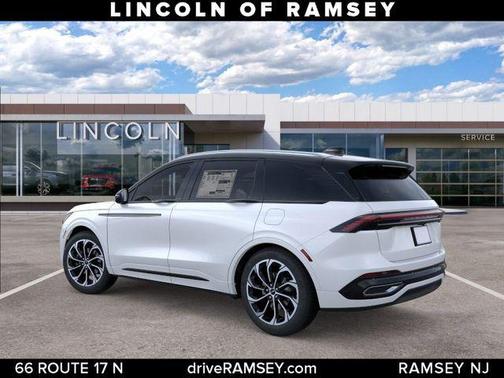 WHITE PLATINUM MET 3C 2026 Lincoln Nautilus Reserve