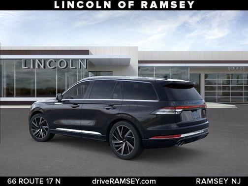 Infinite Black Metallic Clearcoat 2026 Lincoln Aviator Black Label AWD