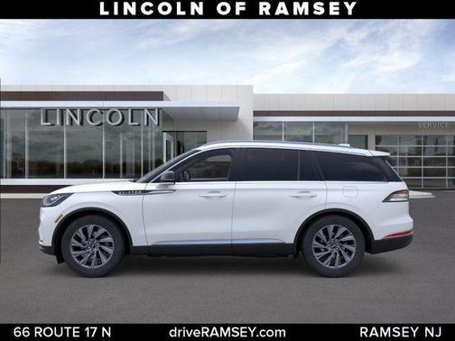 Pristine White Metallic Tri-Coat 2026 Lincoln Aviator Premiere