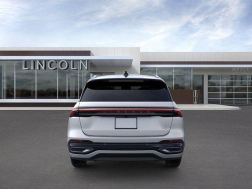 SILVER RADIANCE MET CC 2026 Lincoln Nautilus Reserve