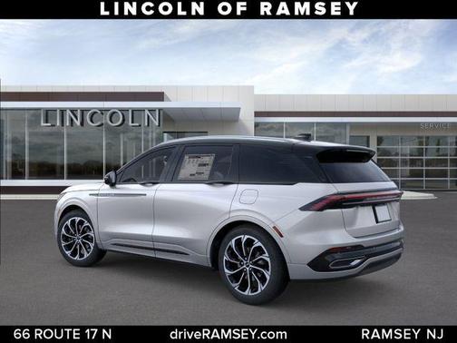 SILVER RADIANCE MET CC 2026 Lincoln Nautilus Reserve