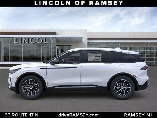 White Platinum Metallic Tri-Coat 2026 Lincoln Nautilus Premiere