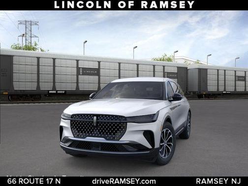 Silver Radiance Metallic Clearcoat 2026 Lincoln Nautilus Premiere