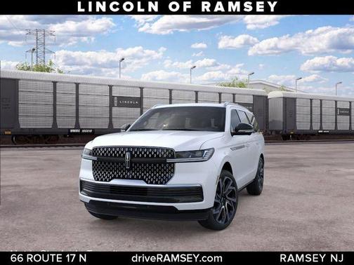 Pristine White Metallic Tri-Coat 2026 Lincoln Navigator Reserve