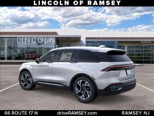 Silver Radiance Metallic Clearcoat 2026 Lincoln Nautilus Premiere