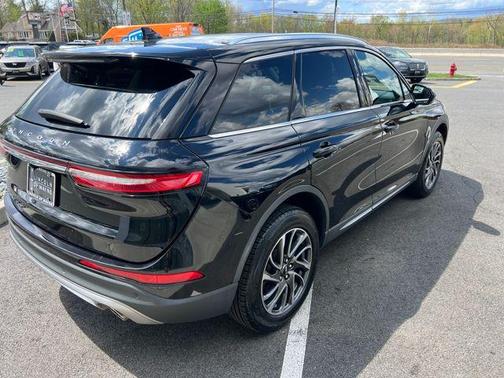 INFINITE BLACK METALLIC 2020 Lincoln Corsair Standard