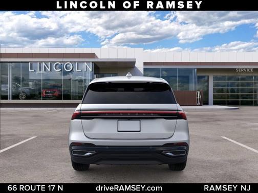 Silver Radiance Metallic Clearcoat 2026 Lincoln Nautilus Premiere