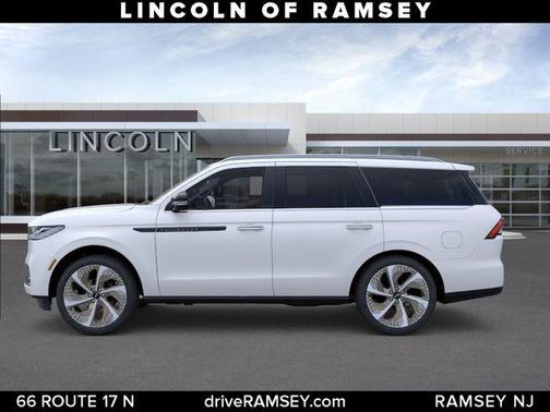 Star White Metallic Tri-Coat 2026 Lincoln Navigator Black Label