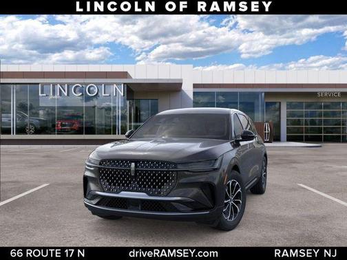 Infinite Black Metallic Clearcoat 2026 Lincoln Nautilus Premiere