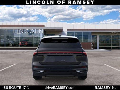 Infinite Black Metallic Clearcoat 2026 Lincoln Nautilus Premiere