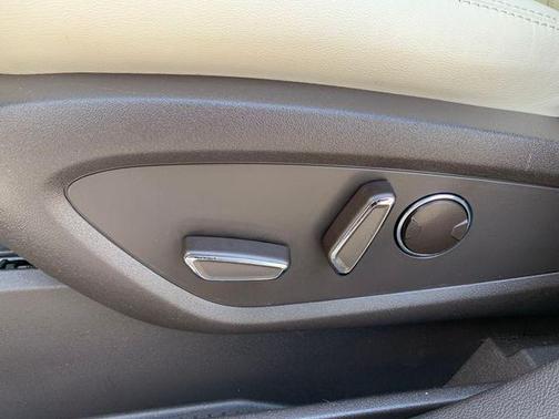 2022 Lincoln Nautilus Black Label