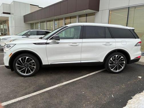 2023 Lincoln Aviator Reserve AWD