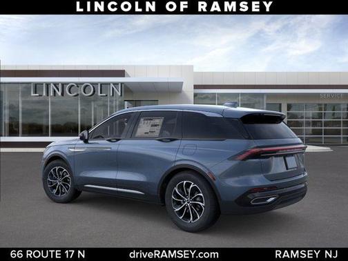 Whisper Blue Metallic Clearcoat 2026 Lincoln Nautilus Premiere