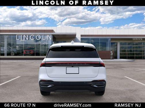 WHITE PLATINUM MET 3C 2026 Lincoln Nautilus Premiere