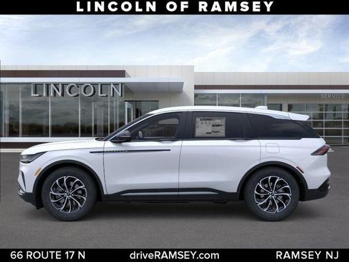 WHITE PLATINUM MET 3C 2026 Lincoln Nautilus Premiere