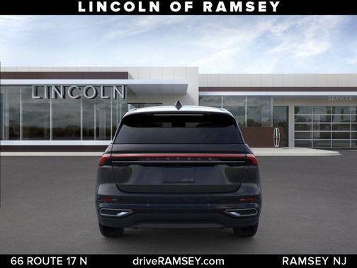 Infinite Black Metallic Clearcoat 2026 Lincoln Nautilus Premiere