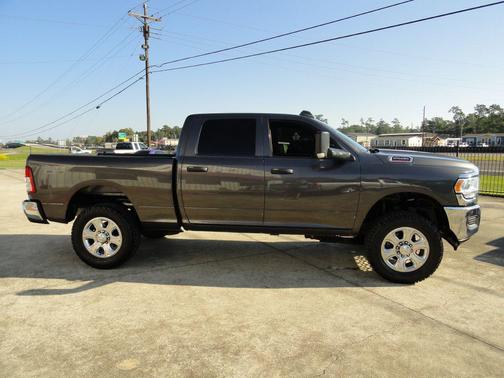 2021 RAM 2500 Tradesman Crew Cab 4x4 6'4' Box