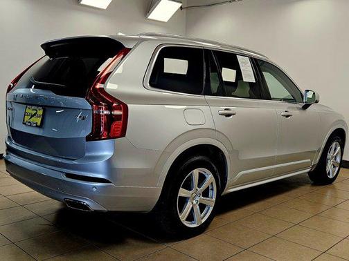 2021 Volvo XC90 T5 Momentum