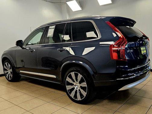 2022 Volvo XC90 T6 Inscription