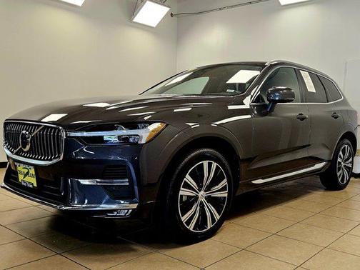 2022 Volvo XC60 B5 Inscription