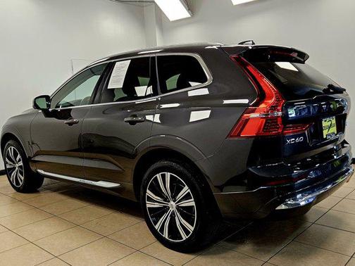 2022 Volvo XC60 B5 Inscription