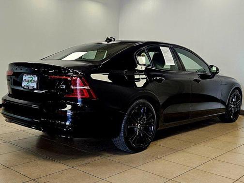 2024 Volvo S60 Recharge Plug-In Hybrid T8 Plus Black Edition