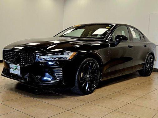 2024 Volvo S60 Recharge Plug-In Hybrid T8 Plus Black Edition