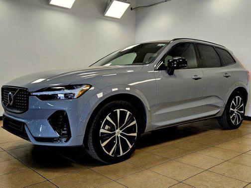 2025 Volvo XC60 B5 Ultra