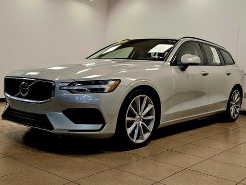 2020 Volvo V60 T5 Momentum
