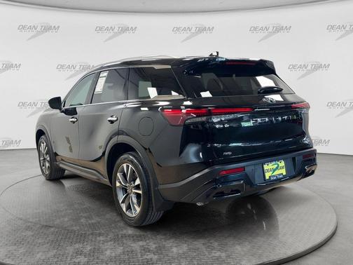 Mineral Black 2025 INFINITI QX60 Luxe