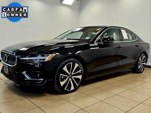 2023 Volvo S60 B5 Ultimate Bright Theme