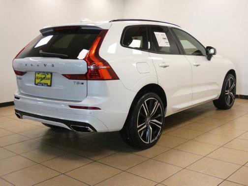 2020 Volvo XC60 Recharge Plug-In Hybrid T8 R-Design