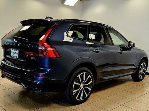 2025 Volvo XC60 B5 Plus
