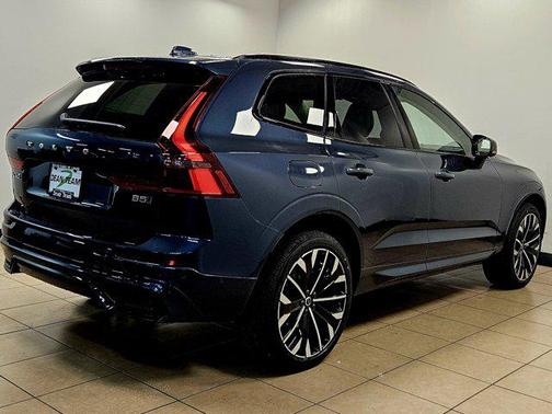 2026 Volvo XC60 B5 Ultra