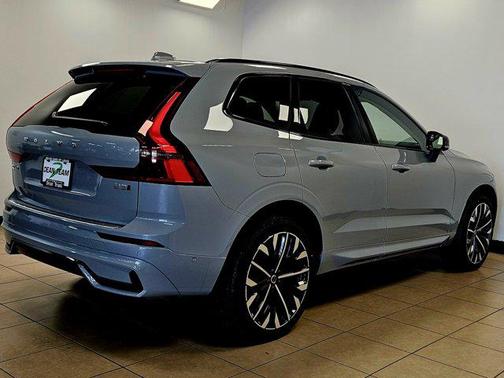 2026 Volvo XC60 B5 Ultra