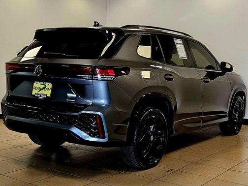 2025 Volkswagen Tiguan 2.0T SE R-Line Black 4MOTION