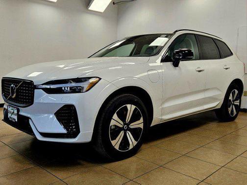2025 Volvo XC60 Plug-In Hybrid T8 Core