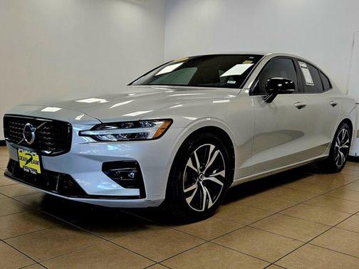 2021 Volvo S60 T5 R-Design