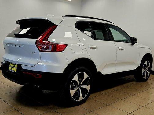 2026 Volvo XC40 B4 Plus