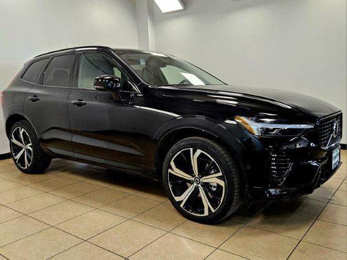 2025 Volvo XC60 B5 Ultra