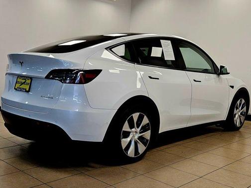 2022 Tesla Model Y Long Range Dual Motor All-Wheel Drive