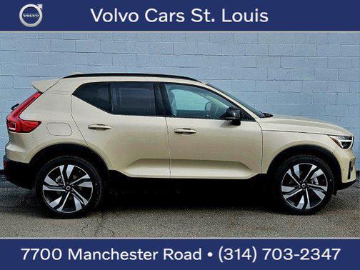 2025 Volvo XC40 B5 Ultra Dark Theme