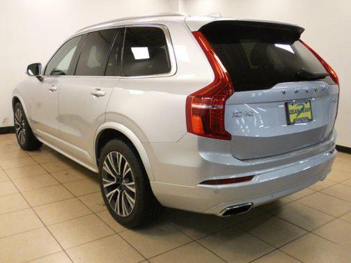 2021 Volvo XC90 T6 Momentum