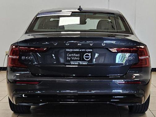 2024 Volvo S60 B5 Plus Dark Theme