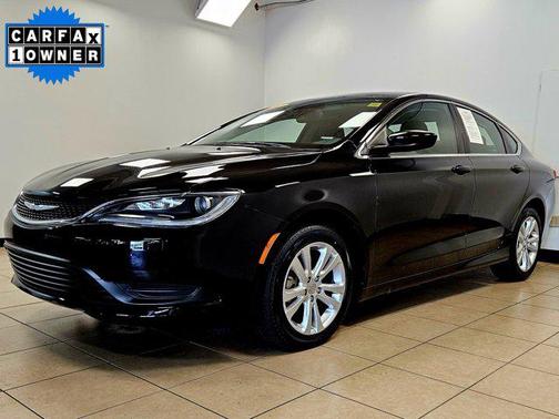 2017 Chrysler 200 Touring