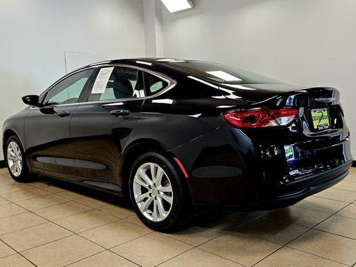 2017 Chrysler 200 Touring