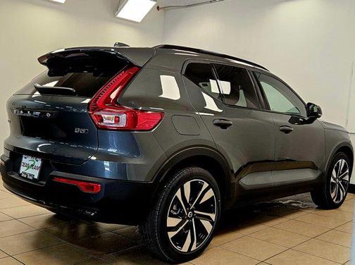 2026 Volvo XC40 B5 Ultra