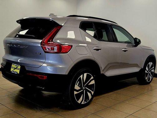 2026 Volvo XC40 B5 Ultra
