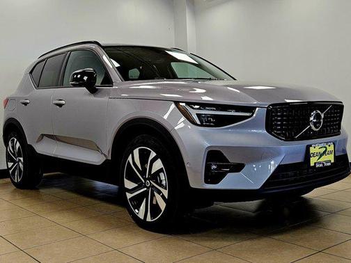 2026 Volvo XC40 B5 Ultra