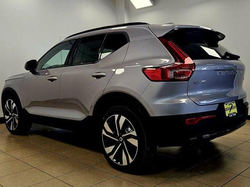 2026 Volvo XC40 B5 Ultra